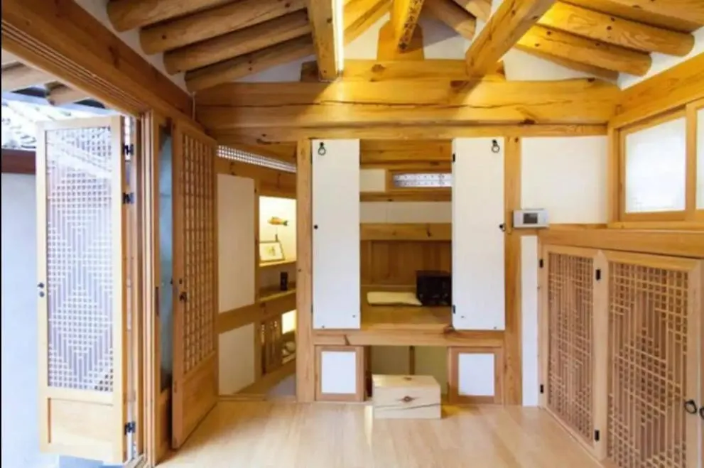 הקונטקטים של Korean Traditional House Built By Masters